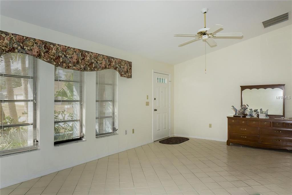 384 WATERSIDE STREET, PORT CHARLOTTE, Florida 33954, 2 Bedrooms Bedrooms, 5 Rooms Rooms,2 BathroomsBathrooms,Residential,For sale,WATERSIDE,N5915874