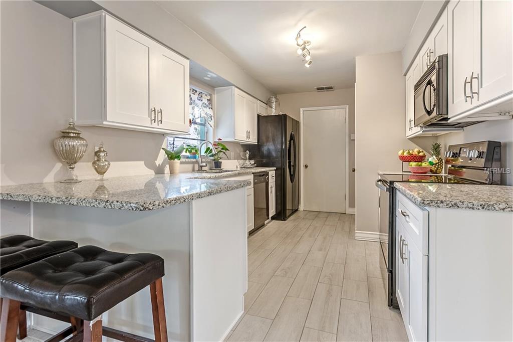 201 LA PAZ DRIVE, KISSIMMEE, Florida 34743, 2 Bedrooms Bedrooms, 6 Rooms Rooms,2 BathroomsBathrooms,Residential,For sale,LA PAZ,O5558161