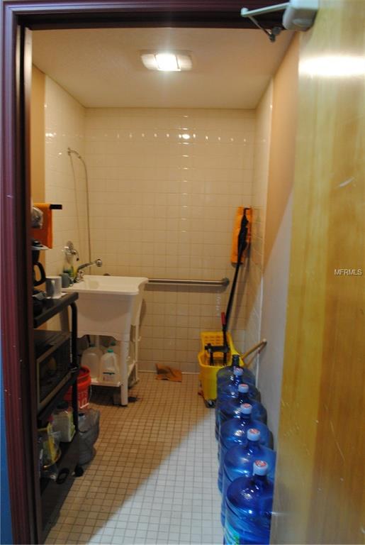 8812 ROCKY CREEK DRIVE, TAMPA, Florida 33615, ,Commercial,For sale,ROCKY CREEK,T2928453