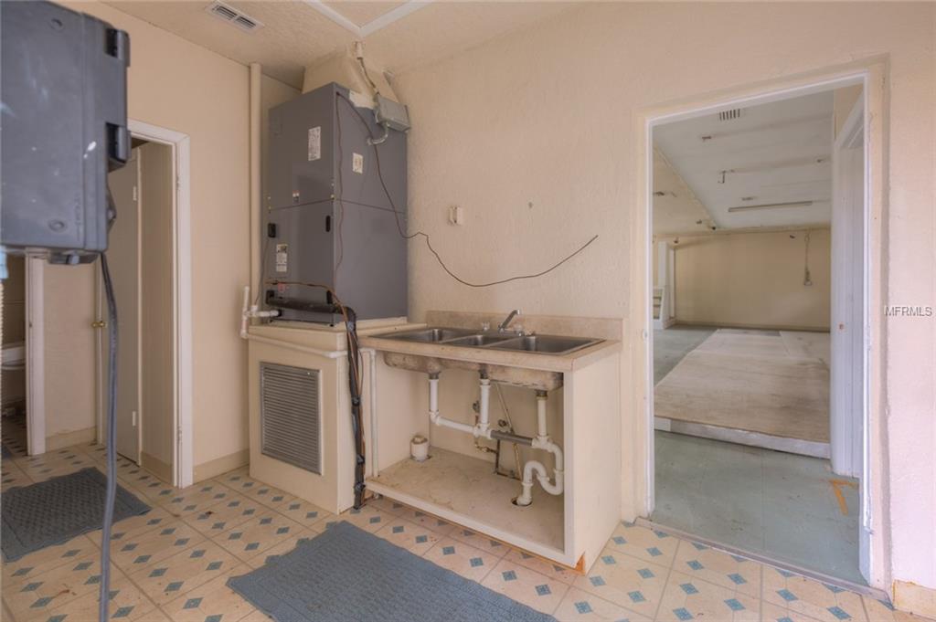 201 W VOORHIS AVENUE, DELAND, Florida 32720, ,Commercial,For sale,VOORHIS,V4722945