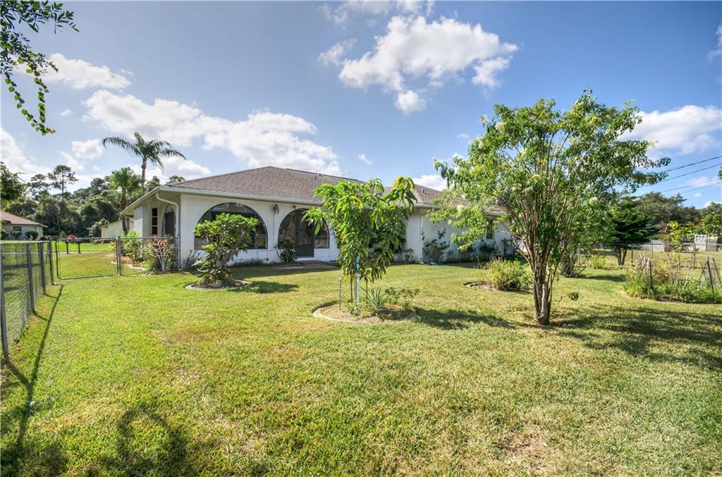 18424 YARBROUGH AVENUE, PORT CHARLOTTE, Florida 33948, 2 Bedrooms Bedrooms, 8 Rooms Rooms,2 BathroomsBathrooms,Residential,For sale,YARBROUGH,C7232051