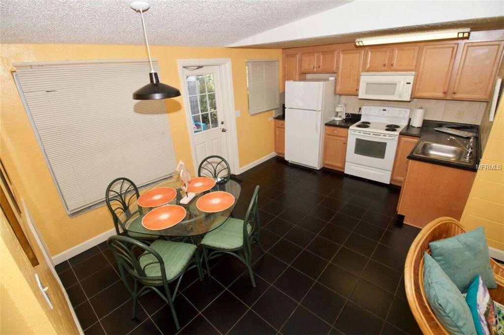 819 E GULF BOULEVARD, INDIAN ROCKS BEACH, Florida 33785, ,Income,For sale,GULF,U7845970