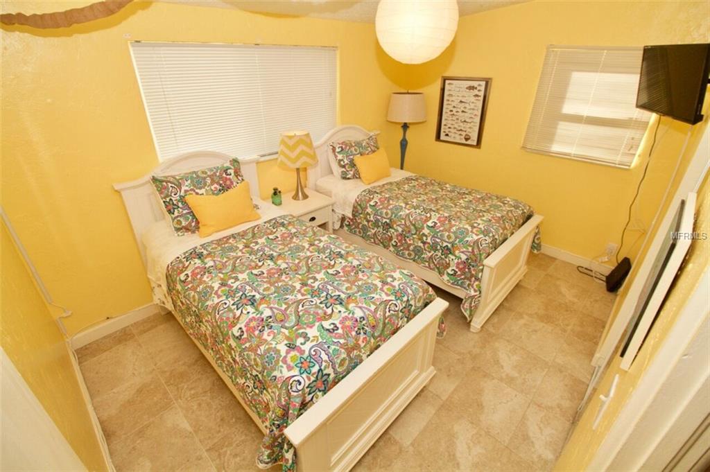 819 E GULF BOULEVARD, INDIAN ROCKS BEACH, Florida 33785, ,Income,For sale,GULF,U7845970