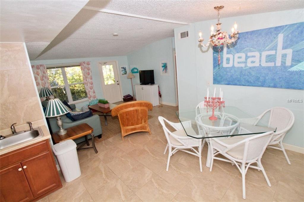 819 E GULF BOULEVARD, INDIAN ROCKS BEACH, Florida 33785, ,Income,For sale,GULF,U7845970