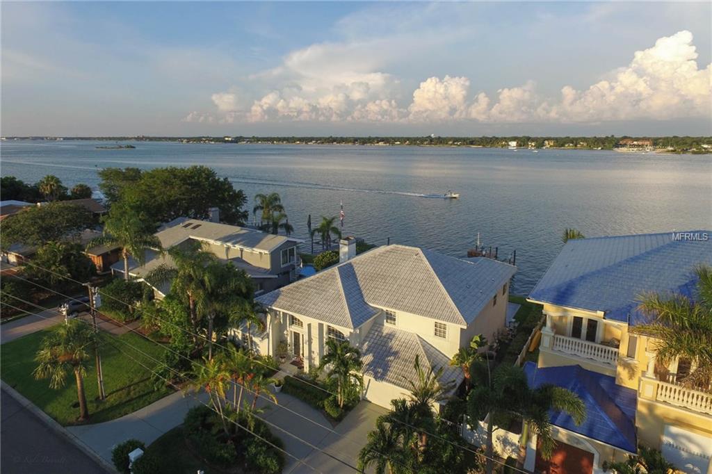 67 WINDWARD ISLAND, CLEARWATER BEACH, Florida 33767, 5 Bedrooms Bedrooms, 4 Rooms Rooms,3 BathroomsBathrooms,Residential,For sale,WINDWARD,U7822545