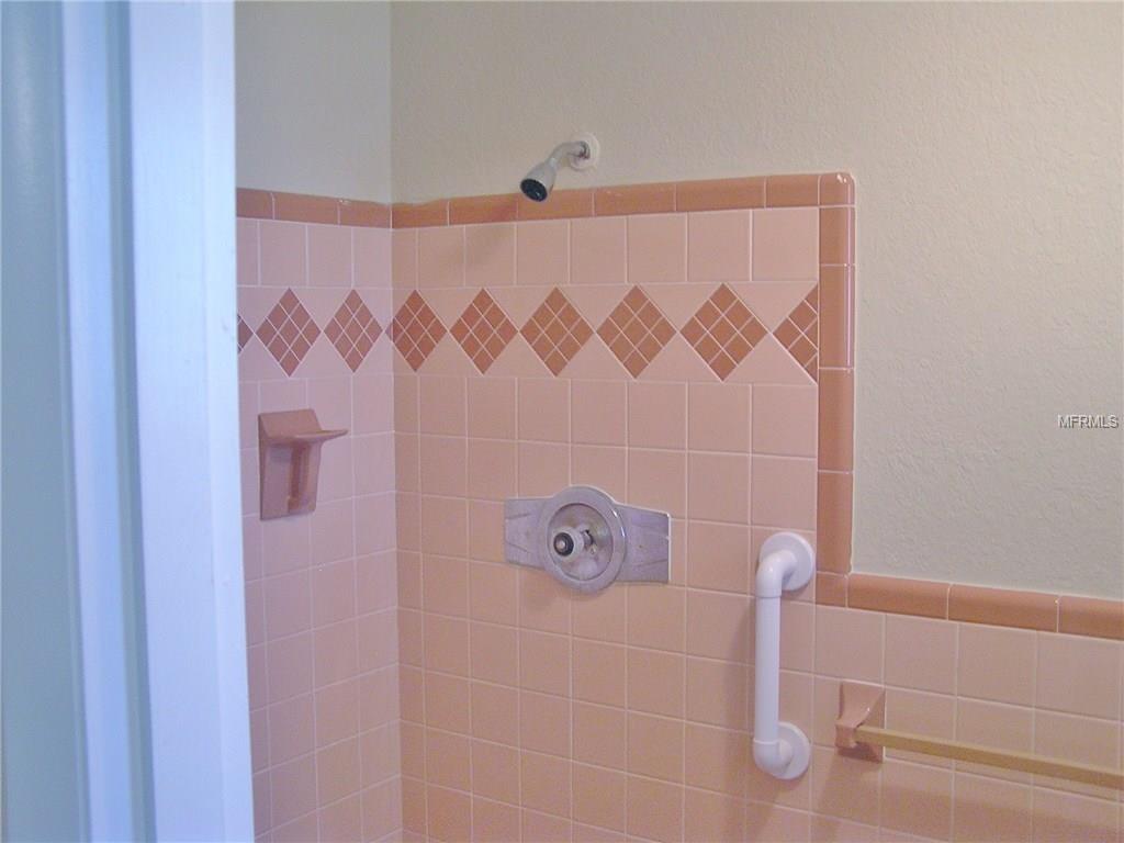 1749 VALENCIA DRIVE, VENICE, Florida 34293, 4 Bedrooms Bedrooms, 7 Rooms Rooms,2 BathroomsBathrooms,Residential,For sale,VALENCIA,N5914659