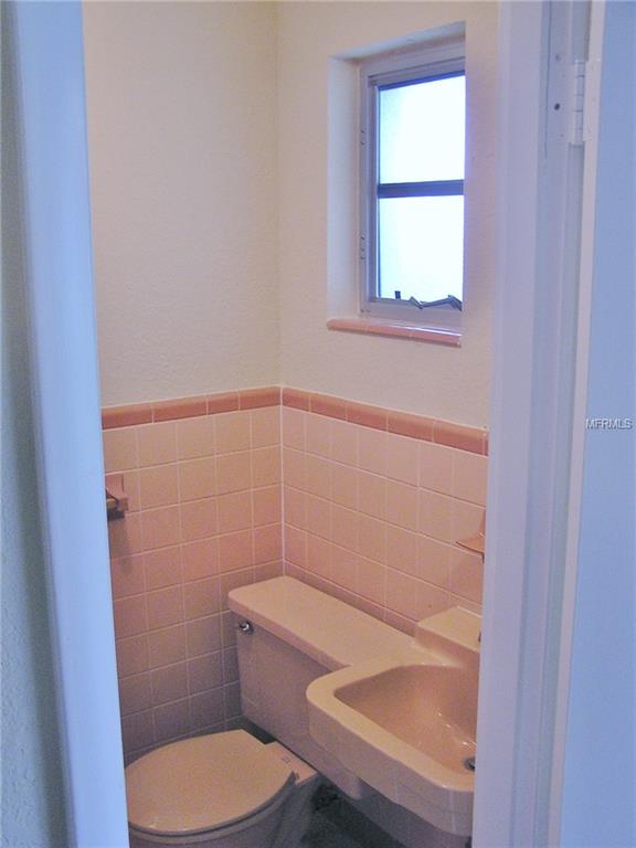 1749 VALENCIA DRIVE, VENICE, Florida 34293, 4 Bedrooms Bedrooms, 7 Rooms Rooms,2 BathroomsBathrooms,Residential,For sale,VALENCIA,N5914659