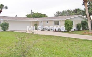 1749 VALENCIA DRIVE, VENICE, Florida 34293, 4 Bedrooms Bedrooms, 7 Rooms Rooms,2 BathroomsBathrooms,Residential,For sale,VALENCIA,N5914659