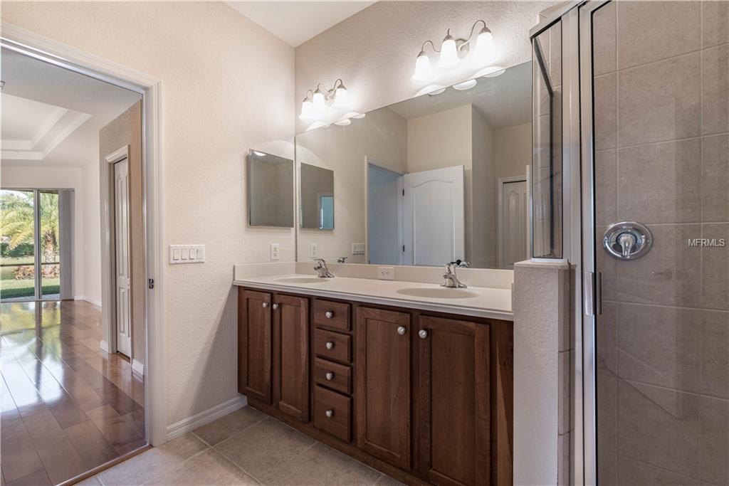 12070 GRANITE WOODS LOOP, VENICE, Florida 34292, 3 Bedrooms Bedrooms, 10 Rooms Rooms,2 BathroomsBathrooms,Residential,For sale,GRANITE WOODS,D5921605