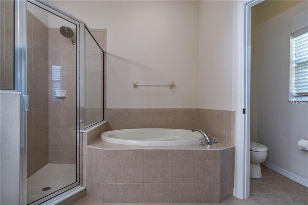 12070 GRANITE WOODS LOOP, VENICE, Florida 34292, 3 Bedrooms Bedrooms, 10 Rooms Rooms,2 BathroomsBathrooms,Residential,For sale,GRANITE WOODS,D5921605