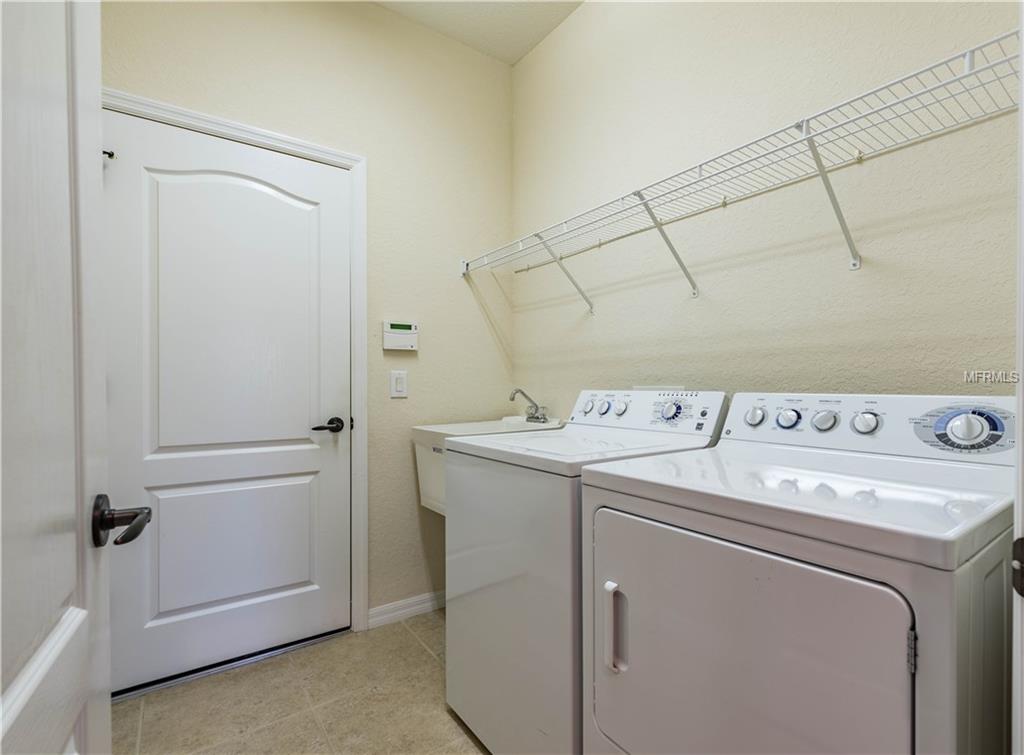 12070 GRANITE WOODS LOOP, VENICE, Florida 34292, 3 Bedrooms Bedrooms, 10 Rooms Rooms,2 BathroomsBathrooms,Residential,For sale,GRANITE WOODS,D5921605