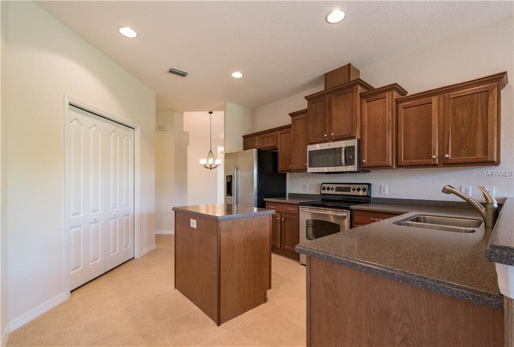 12070 GRANITE WOODS LOOP, VENICE, Florida 34292, 3 Bedrooms Bedrooms, 10 Rooms Rooms,2 BathroomsBathrooms,Residential,For sale,GRANITE WOODS,D5921605