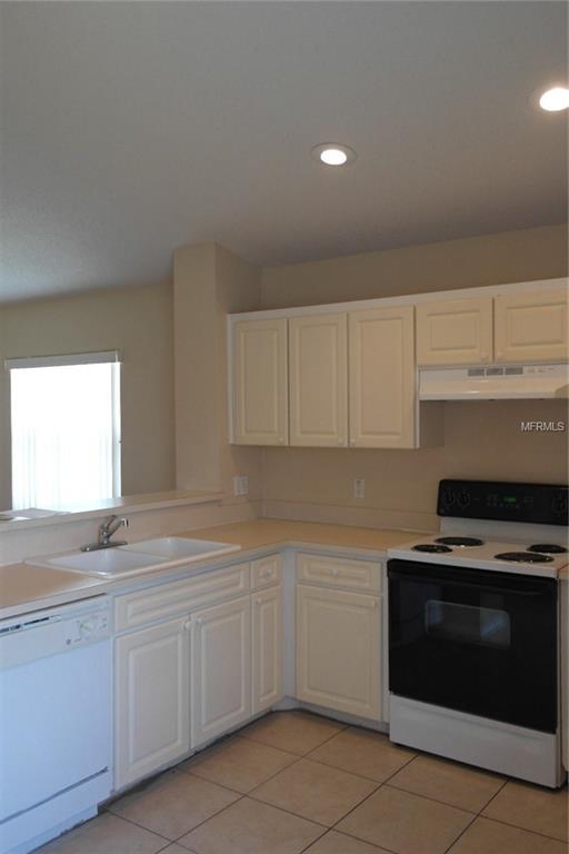 1121 VIEW POINTE CIRCLE, LAKE WALES, Florida 33853, 4 Bedrooms Bedrooms, 8 Rooms Rooms,2 BathroomsBathrooms,Residential,For sale,VIEW POINTE,P4718491