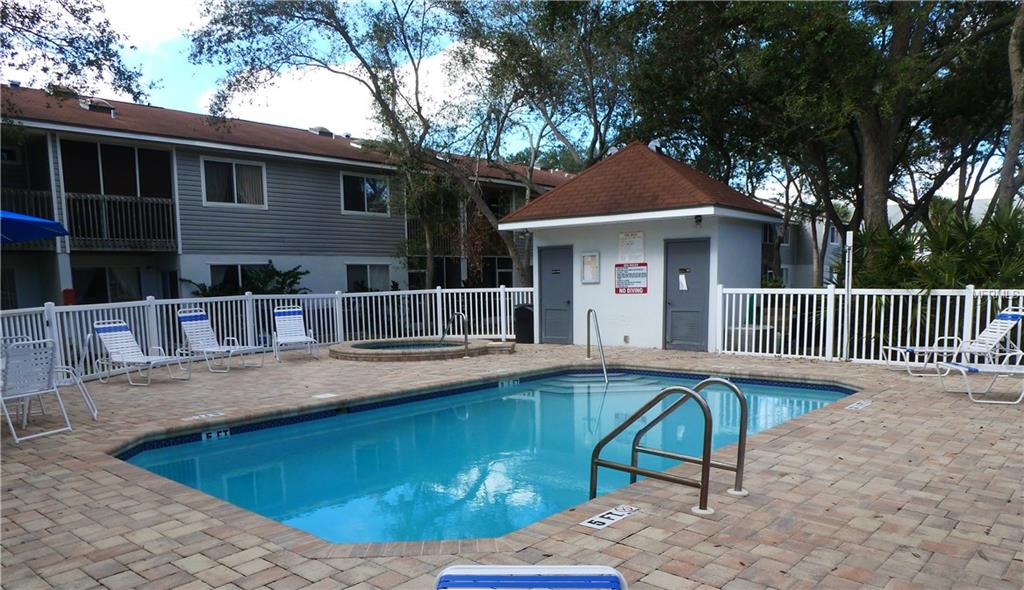 9153 JAKES PATH, LARGO, Florida 33771, 3 Bedrooms Bedrooms, 5 Rooms Rooms,2 BathroomsBathrooms,Residential,For sale,JAKES,U7844055