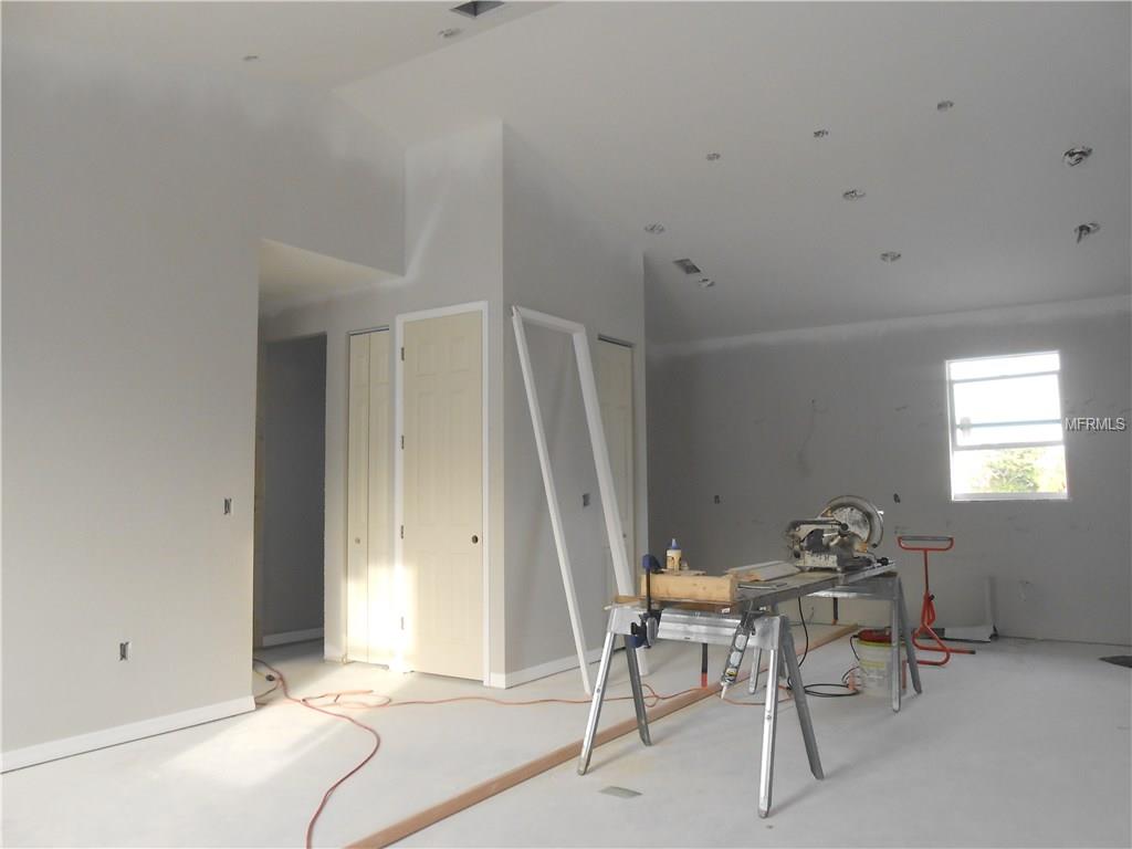 300 W HENRY STREET, PUNTA GORDA, Florida 33950, ,Income,For sale,W HENRY,C7248958