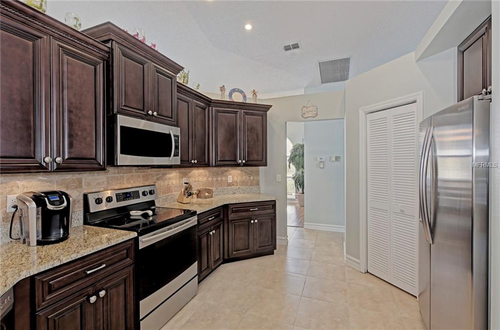 7994 MONTICELLO LANE, SARASOTA, Florida 34243, 3 Bedrooms Bedrooms, 7 Rooms Rooms,2 BathroomsBathrooms,Residential,For sale,MONTICELLO,A4207841
