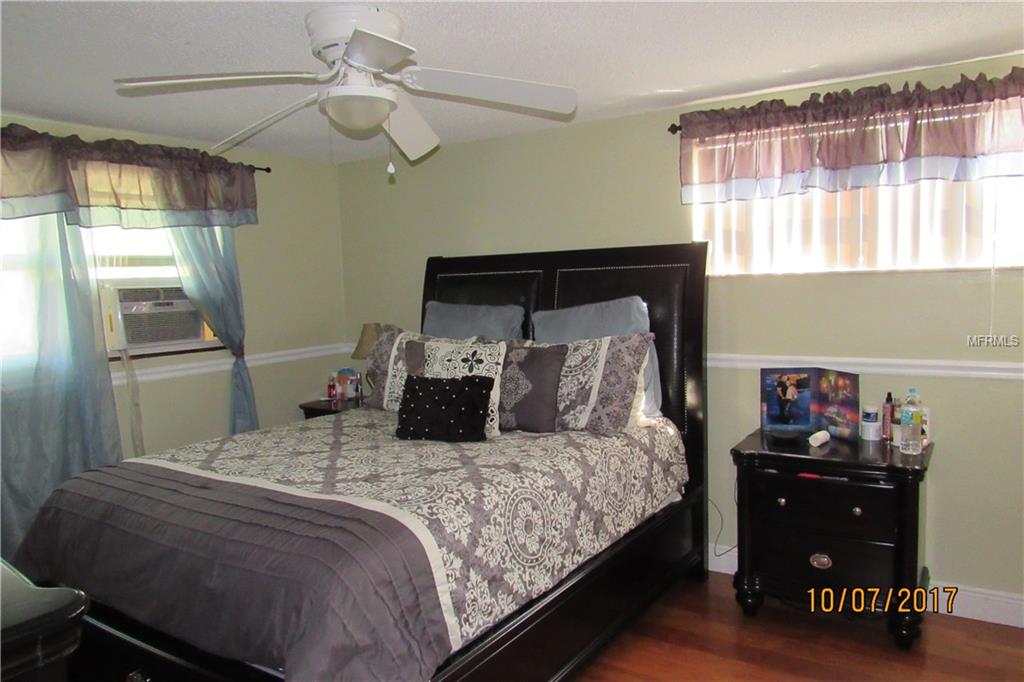 7030 OAKVIEW CIRCLE, TAMPA, Florida 33634, 4 Bedrooms Bedrooms, 6 Rooms Rooms,3 BathroomsBathrooms,Residential,For sale,OAKVIEW,U7835605