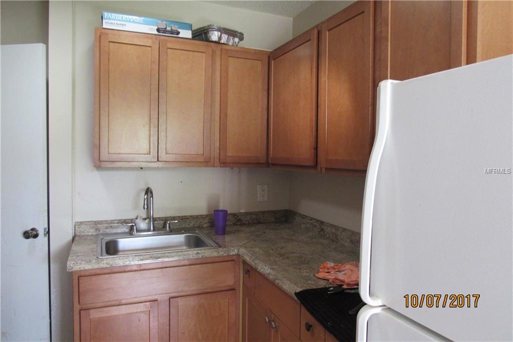 7030 OAKVIEW CIRCLE, TAMPA, Florida 33634, 4 Bedrooms Bedrooms, 6 Rooms Rooms,3 BathroomsBathrooms,Residential,For sale,OAKVIEW,U7835605