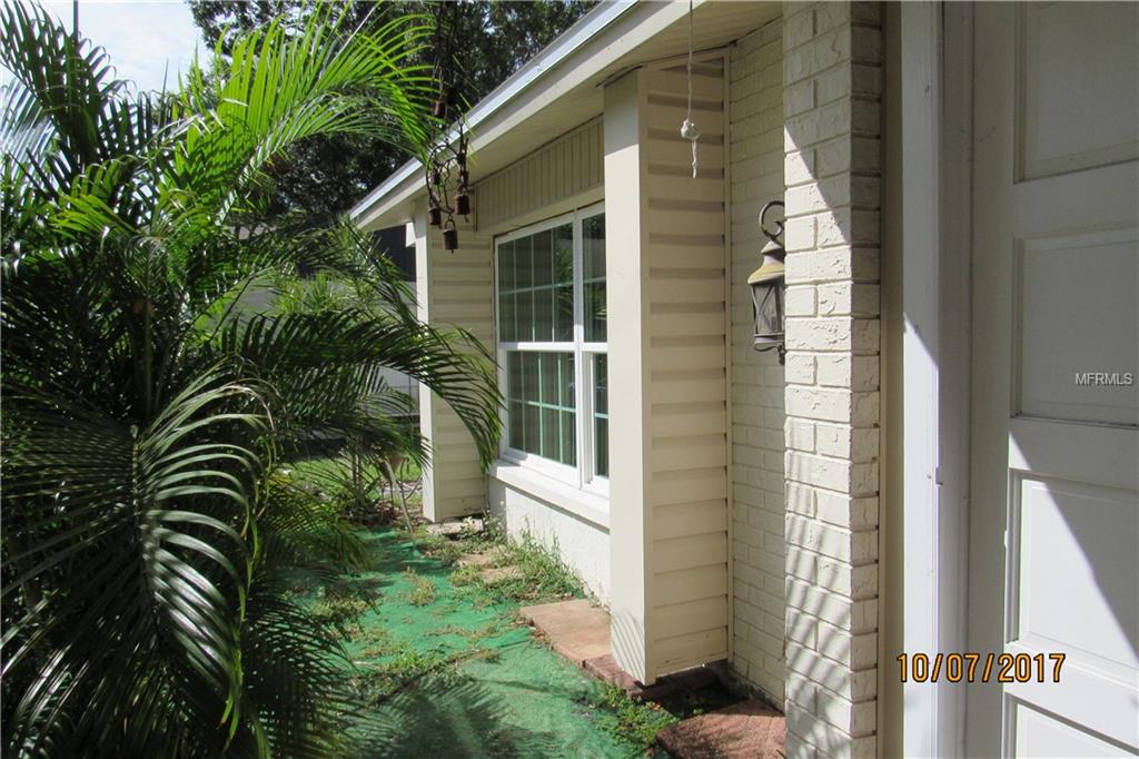 7030 OAKVIEW CIRCLE, TAMPA, Florida 33634, 4 Bedrooms Bedrooms, 6 Rooms Rooms,3 BathroomsBathrooms,Residential,For sale,OAKVIEW,U7835605