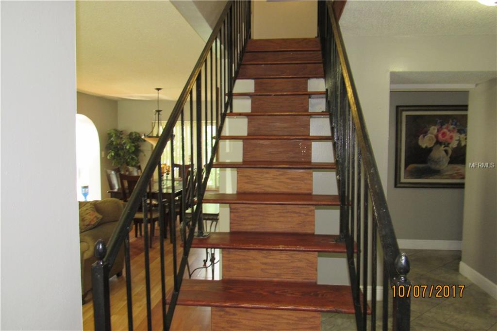 7030 OAKVIEW CIRCLE, TAMPA, Florida 33634, 4 Bedrooms Bedrooms, 6 Rooms Rooms,3 BathroomsBathrooms,Residential,For sale,OAKVIEW,U7835605