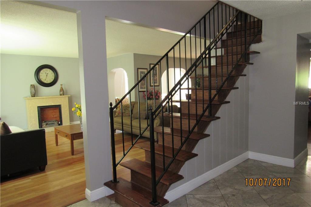 7030 OAKVIEW CIRCLE, TAMPA, Florida 33634, 4 Bedrooms Bedrooms, 6 Rooms Rooms,3 BathroomsBathrooms,Residential,For sale,OAKVIEW,U7835605