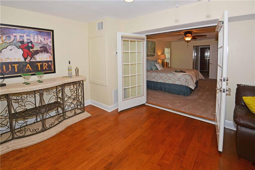 7001 10TH STREET S, ST PETERSBURG, Florida 33705, 4 Bedrooms Bedrooms, 3 Rooms Rooms,2 BathroomsBathrooms,Residential,For sale,10TH,U7837663