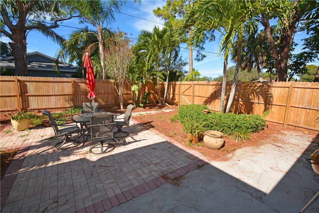 7001 10TH STREET S, ST PETERSBURG, Florida 33705, 4 Bedrooms Bedrooms, 3 Rooms Rooms,2 BathroomsBathrooms,Residential,For sale,10TH,U7837663