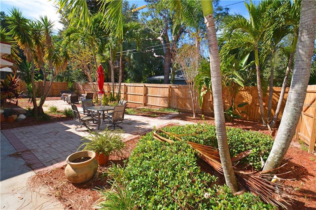 7001 10TH STREET S, ST PETERSBURG, Florida 33705, 4 Bedrooms Bedrooms, 3 Rooms Rooms,2 BathroomsBathrooms,Residential,For sale,10TH,U7837663