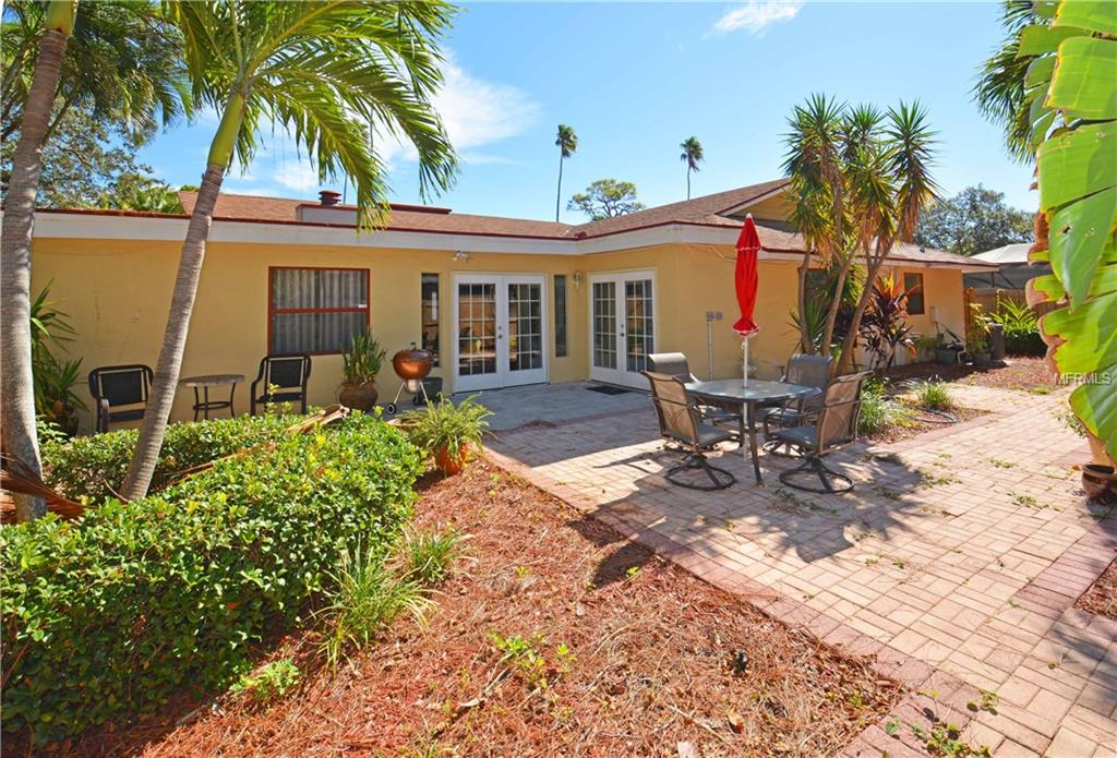 7001 10TH STREET S, ST PETERSBURG, Florida 33705, 4 Bedrooms Bedrooms, 3 Rooms Rooms,2 BathroomsBathrooms,Residential,For sale,10TH,U7837663