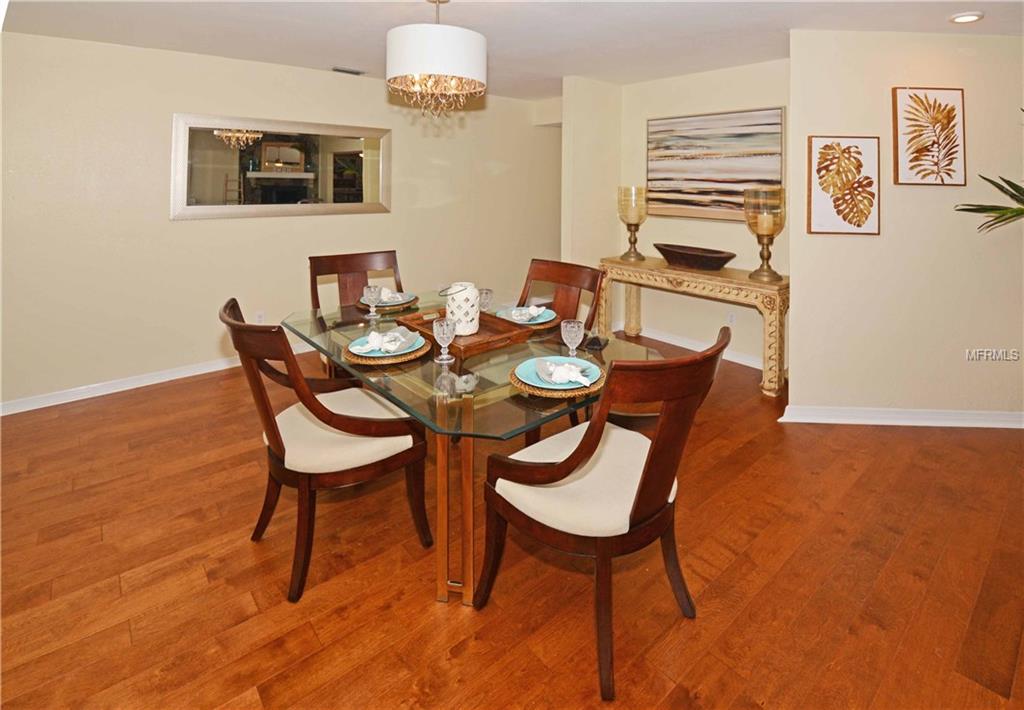 7001 10TH STREET S, ST PETERSBURG, Florida 33705, 4 Bedrooms Bedrooms, 3 Rooms Rooms,2 BathroomsBathrooms,Residential,For sale,10TH,U7837663