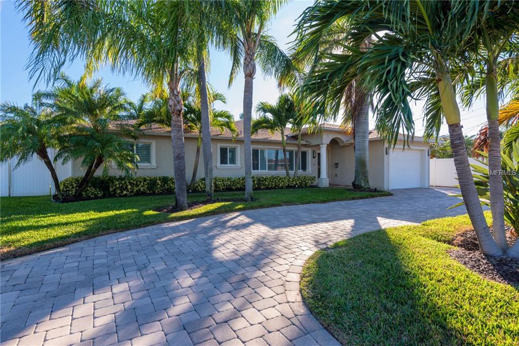 7886 4TH AVENUE S, ST PETERSBURG, Florida 33707, 3 Bedrooms Bedrooms, 3 Rooms Rooms,2 BathroomsBathrooms,Residential,For sale,4TH,U7840590