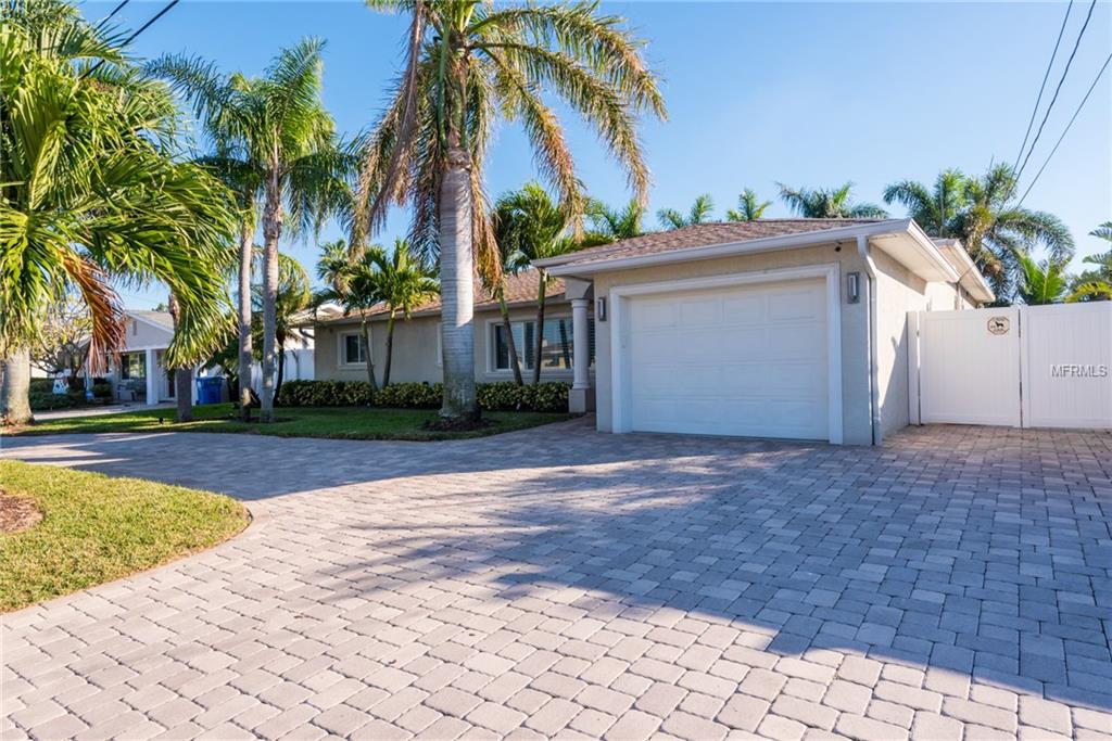 7886 4TH AVENUE S, ST PETERSBURG, Florida 33707, 3 Bedrooms Bedrooms, 3 Rooms Rooms,2 BathroomsBathrooms,Residential,For sale,4TH,U7840590
