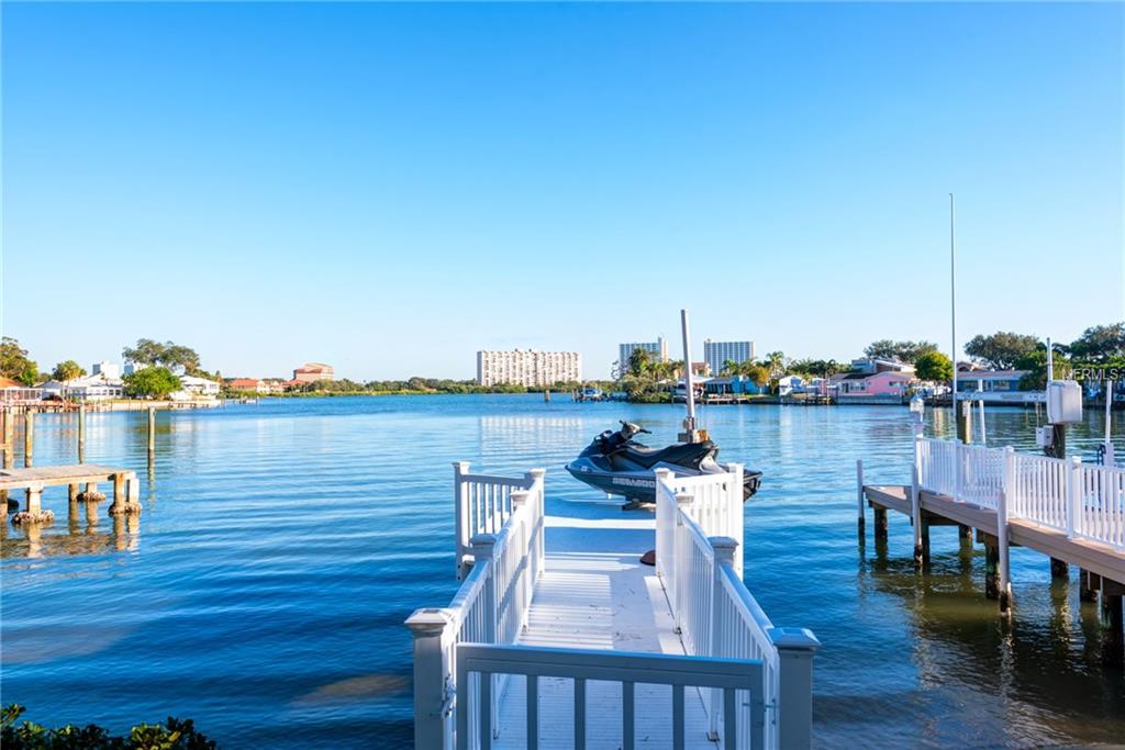 7886 4TH AVENUE S, ST PETERSBURG, Florida 33707, 3 Bedrooms Bedrooms, 3 Rooms Rooms,2 BathroomsBathrooms,Residential,For sale,4TH,U7840590