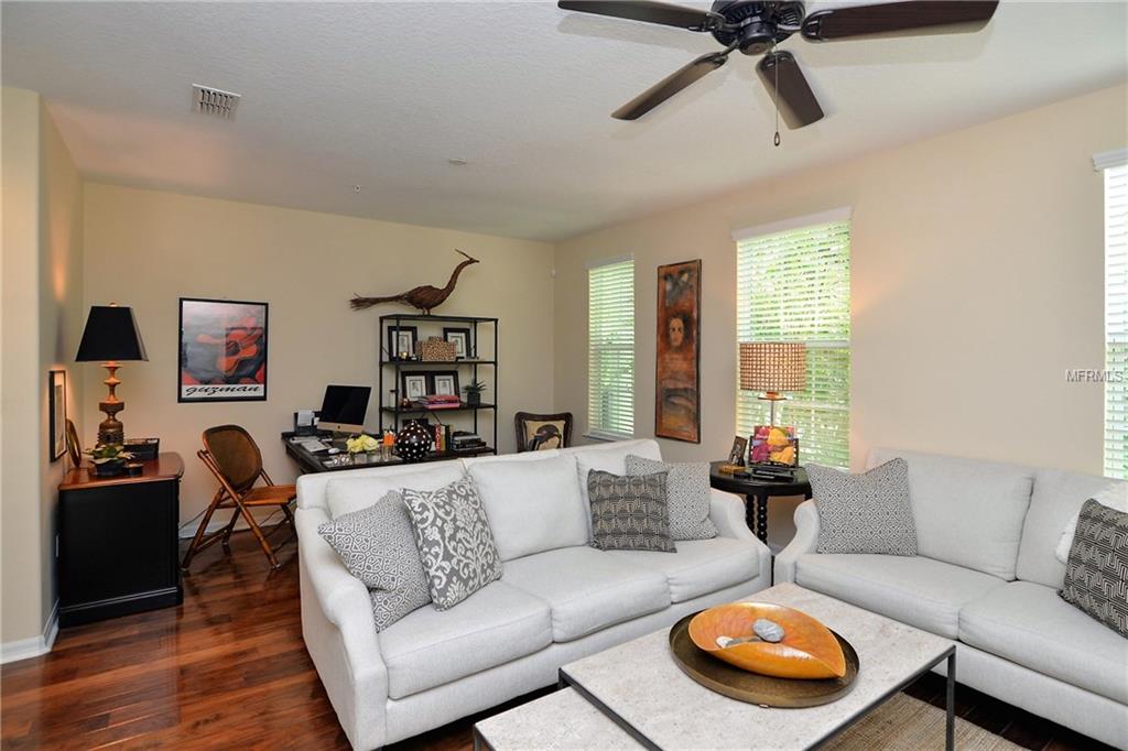 2037 COULSON ALLEY, ORLANDO, Florida 32814, 4 Bedrooms Bedrooms, 9 Rooms Rooms,2 BathroomsBathrooms,Residential,For sale,COULSON,O5555197