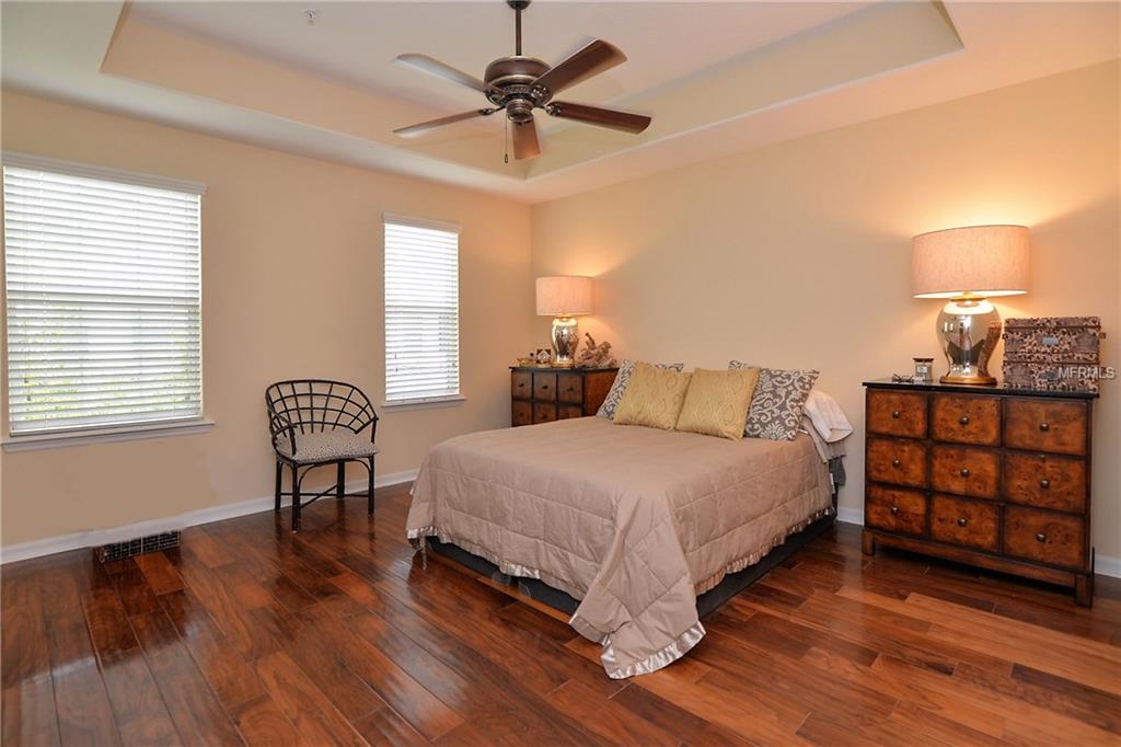 2037 COULSON ALLEY, ORLANDO, Florida 32814, 4 Bedrooms Bedrooms, 9 Rooms Rooms,2 BathroomsBathrooms,Residential,For sale,COULSON,O5555197