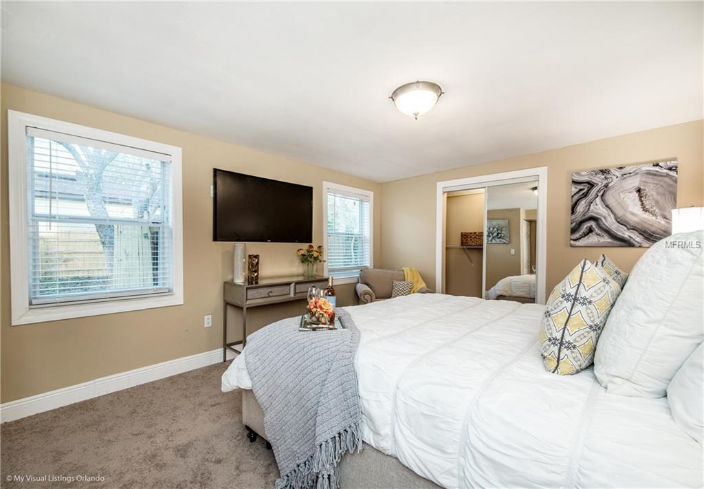 422 S HUDSON STREET, ORLANDO, Florida 32835, 4 Bedrooms Bedrooms, 7 Rooms Rooms,2 BathroomsBathrooms,Residential,For sale,HUDSON,O5560156