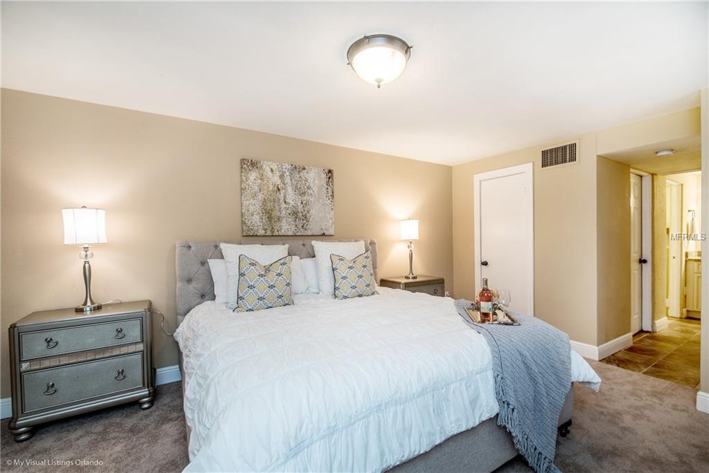 422 S HUDSON STREET, ORLANDO, Florida 32835, 4 Bedrooms Bedrooms, 7 Rooms Rooms,2 BathroomsBathrooms,Residential,For sale,HUDSON,O5560156