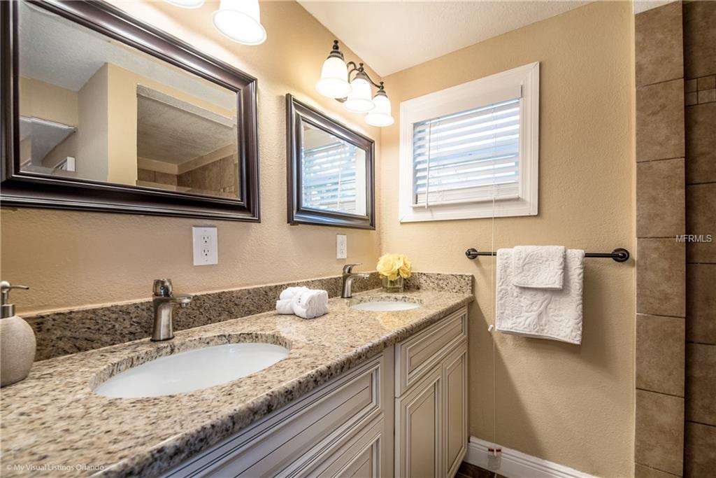 422 S HUDSON STREET, ORLANDO, Florida 32835, 4 Bedrooms Bedrooms, 7 Rooms Rooms,2 BathroomsBathrooms,Residential,For sale,HUDSON,O5560156