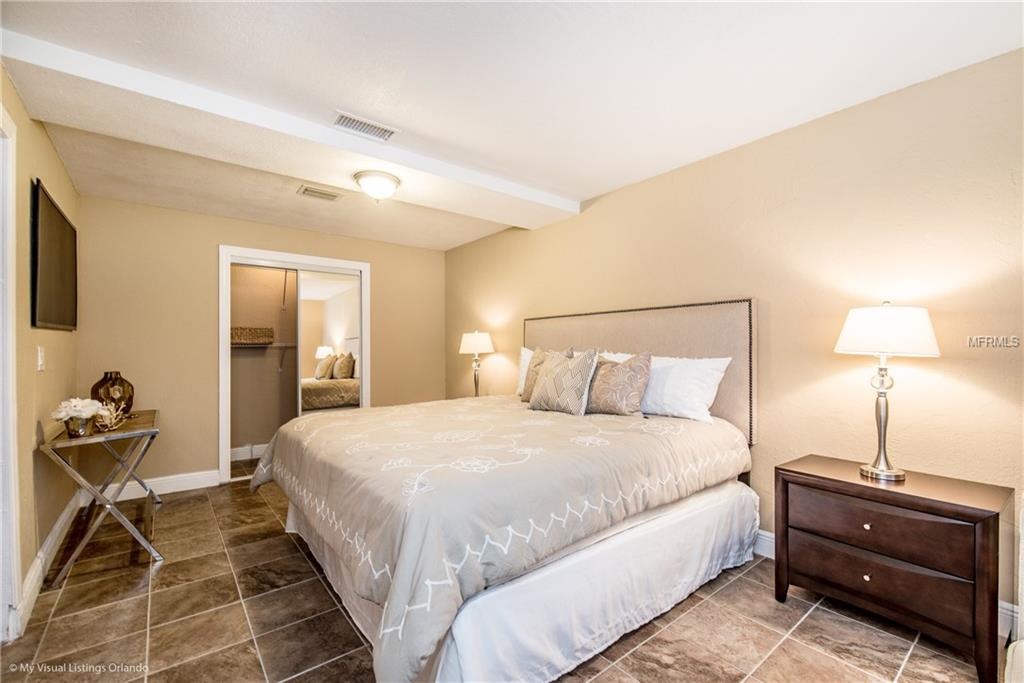 422 S HUDSON STREET, ORLANDO, Florida 32835, 4 Bedrooms Bedrooms, 7 Rooms Rooms,2 BathroomsBathrooms,Residential,For sale,HUDSON,O5560156