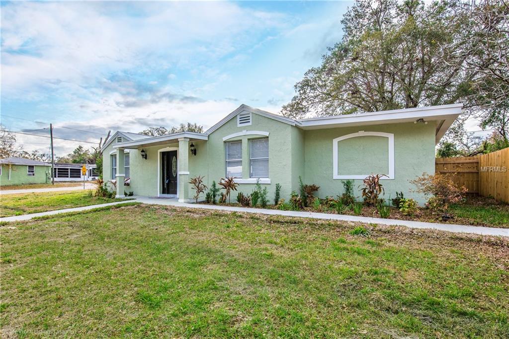 422 S HUDSON STREET, ORLANDO, Florida 32835, 4 Bedrooms Bedrooms, 7 Rooms Rooms,2 BathroomsBathrooms,Residential,For sale,HUDSON,O5560156