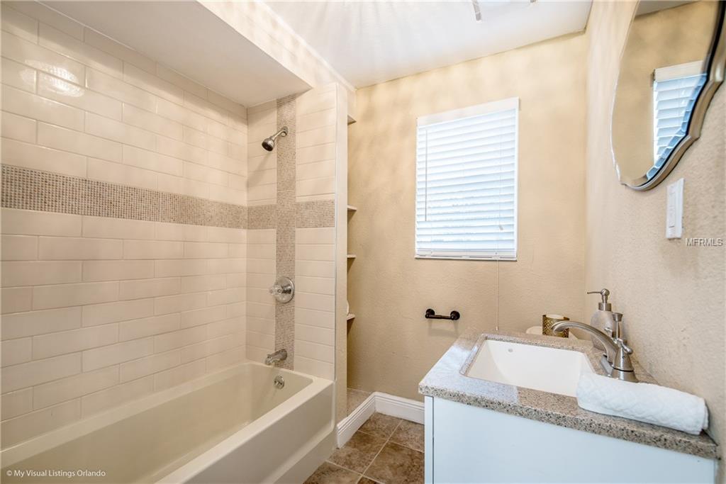 422 S HUDSON STREET, ORLANDO, Florida 32835, 4 Bedrooms Bedrooms, 7 Rooms Rooms,2 BathroomsBathrooms,Residential,For sale,HUDSON,O5560156