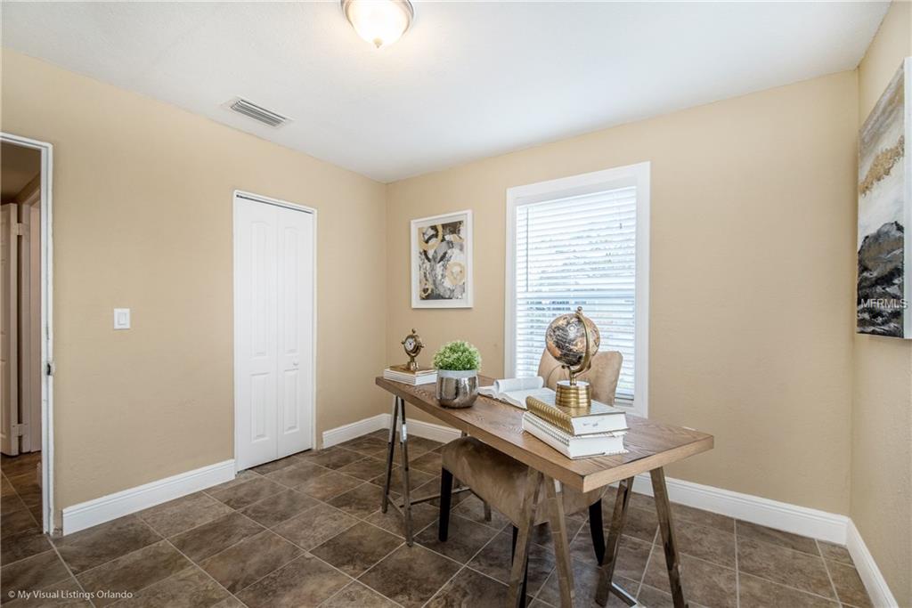 422 S HUDSON STREET, ORLANDO, Florida 32835, 4 Bedrooms Bedrooms, 7 Rooms Rooms,2 BathroomsBathrooms,Residential,For sale,HUDSON,O5560156