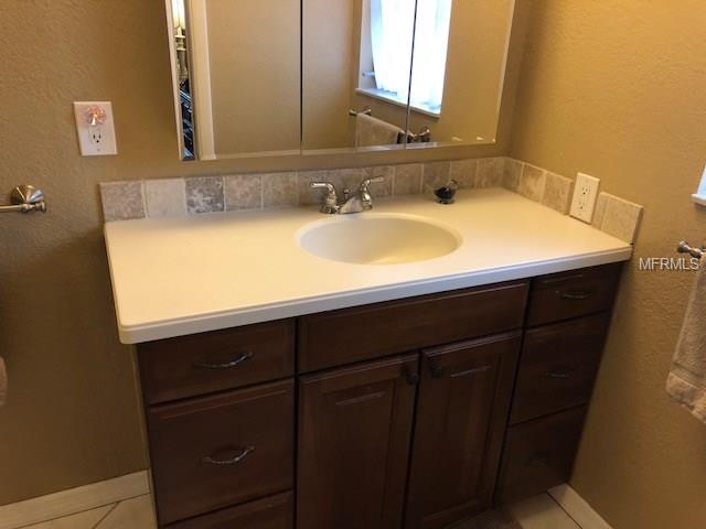 4459 MEADOW CREEK CIRCLE, SARASOTA, Florida 34233, 3 Bedrooms Bedrooms, 7 Rooms Rooms,2 BathroomsBathrooms,Residential,For sale,MEADOW CREEK,N5916283