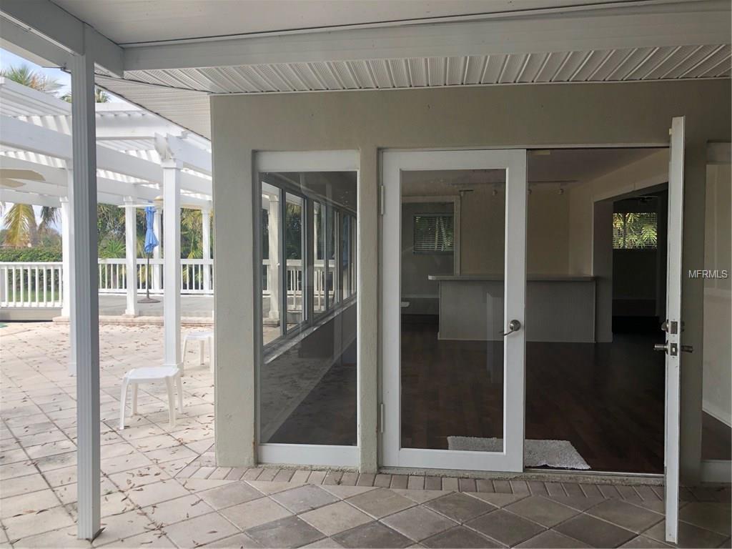 1118 MONTEREY BOULEVARD NE, ST PETERSBURG, Florida 33704, 4 Bedrooms Bedrooms, 1 Room Rooms,2 BathroomsBathrooms,Rental,For Rent,MONTEREY,U7847397