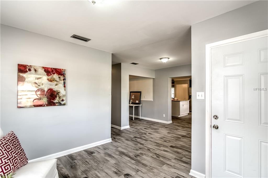 2910 W PINE STREET, TAMPA, Florida 33607, 4 Bedrooms Bedrooms, 7 Rooms Rooms,2 BathroomsBathrooms,Residential,For sale,PINE,O5553983