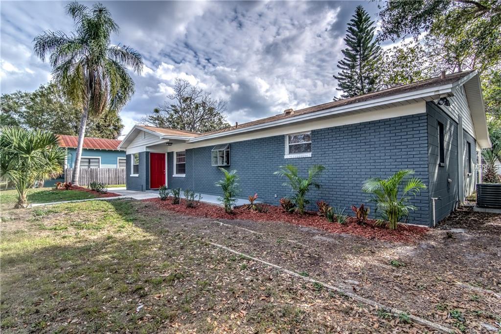 2910 W PINE STREET, TAMPA, Florida 33607, 4 Bedrooms Bedrooms, 7 Rooms Rooms,2 BathroomsBathrooms,Residential,For sale,PINE,O5553983