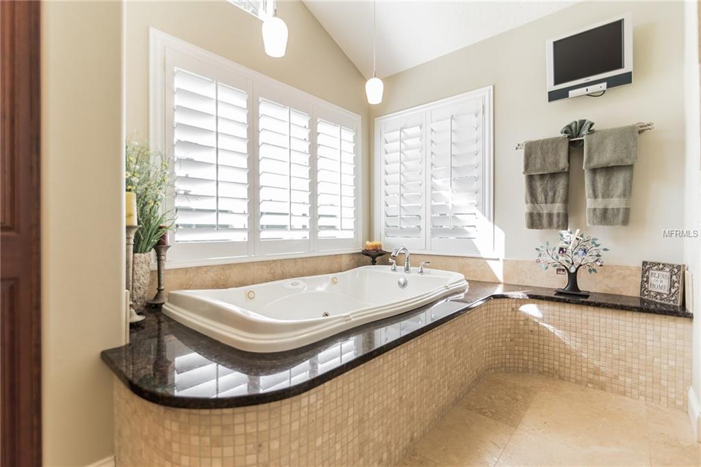 105 DESTINY CV, ALTAMONTE SPRINGS, Florida 32714, 5 Bedrooms Bedrooms, 10 Rooms Rooms,4 BathroomsBathrooms,Residential,For sale,DESTINY CV,O5557240