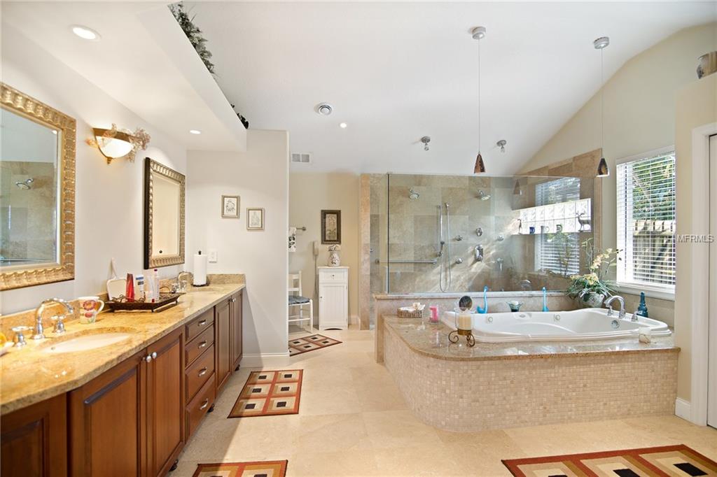 105 DESTINY CV, ALTAMONTE SPRINGS, Florida 32714, 5 Bedrooms Bedrooms, 10 Rooms Rooms,4 BathroomsBathrooms,Residential,For sale,DESTINY CV,O5557240