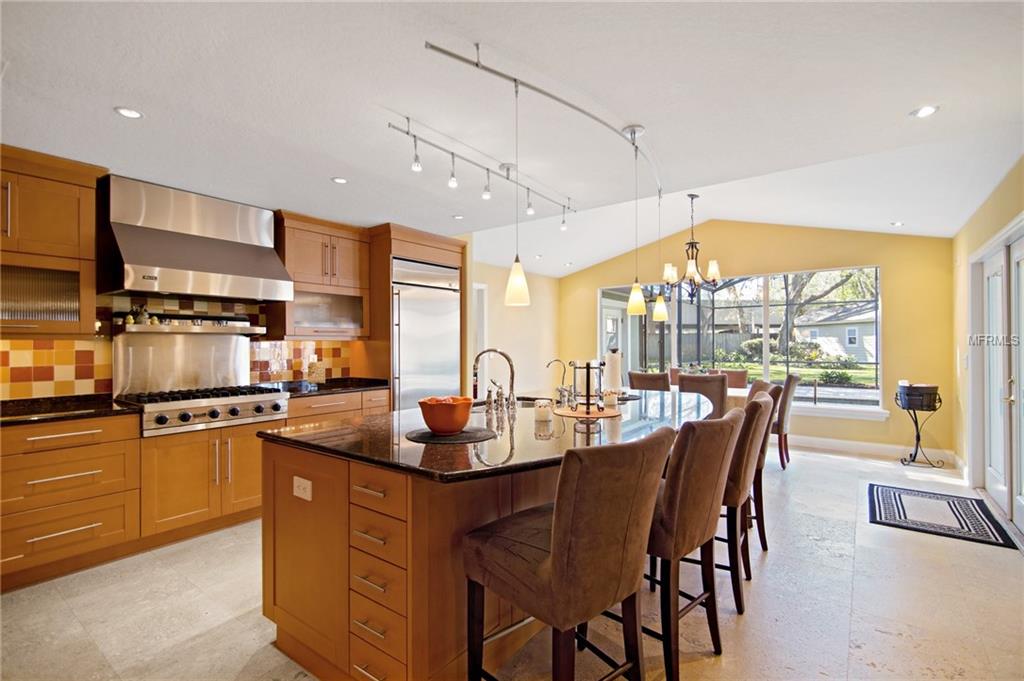 105 DESTINY CV, ALTAMONTE SPRINGS, Florida 32714, 5 Bedrooms Bedrooms, 10 Rooms Rooms,4 BathroomsBathrooms,Residential,For sale,DESTINY CV,O5557240