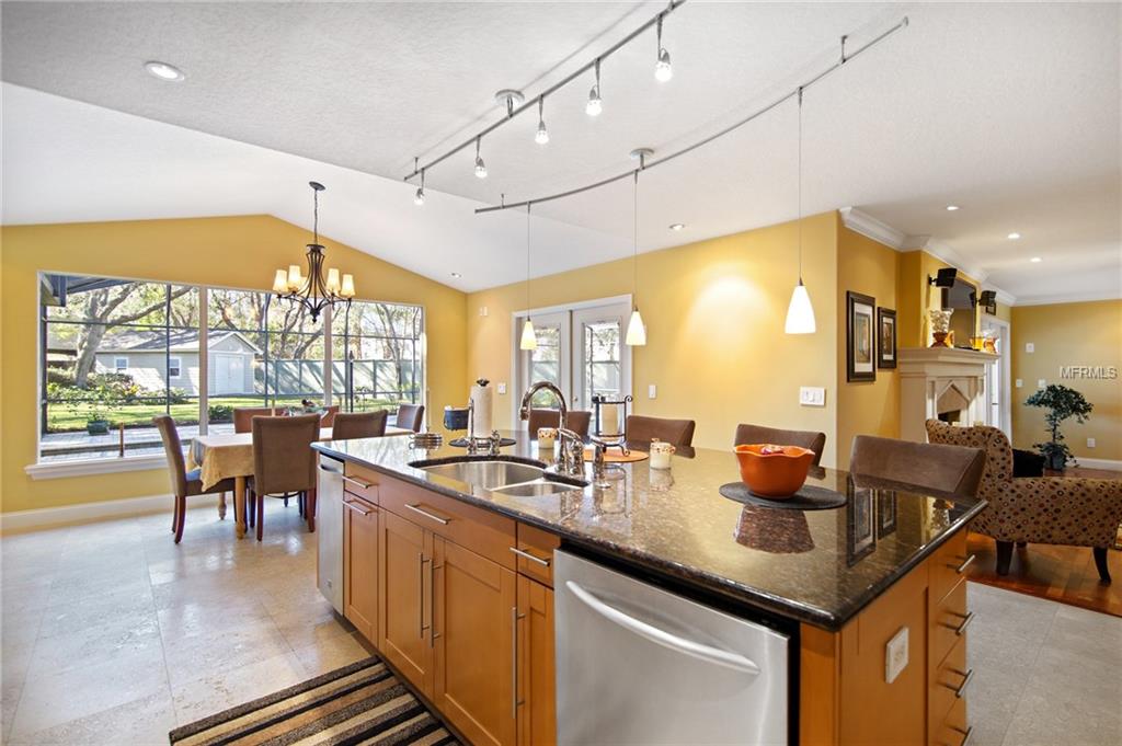 105 DESTINY CV, ALTAMONTE SPRINGS, Florida 32714, 5 Bedrooms Bedrooms, 10 Rooms Rooms,4 BathroomsBathrooms,Residential,For sale,DESTINY CV,O5557240